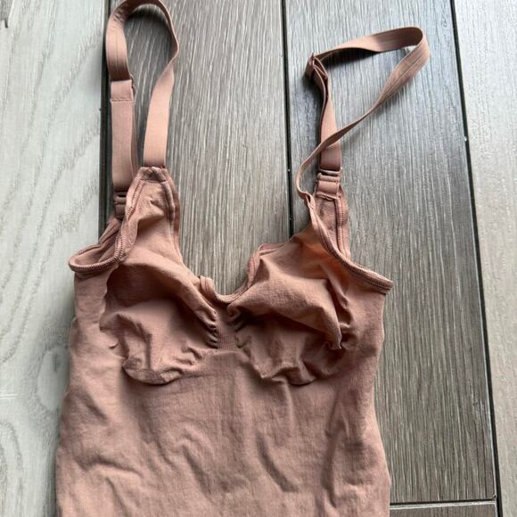 skims seamless bodysuit - Picture 2 of 5